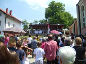 1002553_545986372130137_1761496144_n