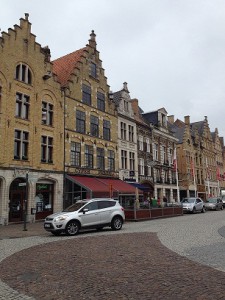 2. Ypres restaurirane ku e u nizu