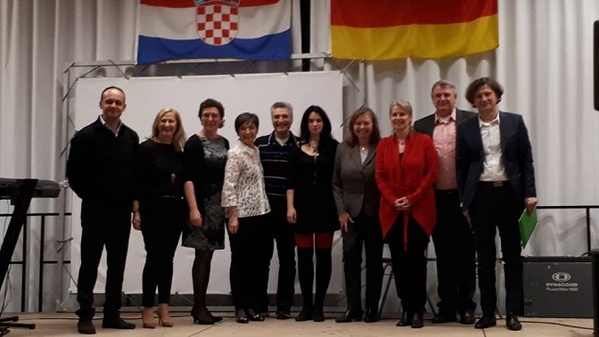 27654926_10212416642984530_6011937107794876812_n