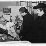 320px-ElseDrenseck-Foto011-mit-AugusteSindermann-Krankenbesuch