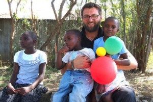 60790290-fra-miro-babic-mali-dom-sirotiste-kenija