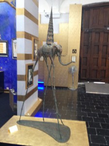 Dalijev slon -  ovjek