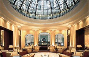 uebernachten-luxurioes-bayerischer-hof-muenchen-2-1303196874